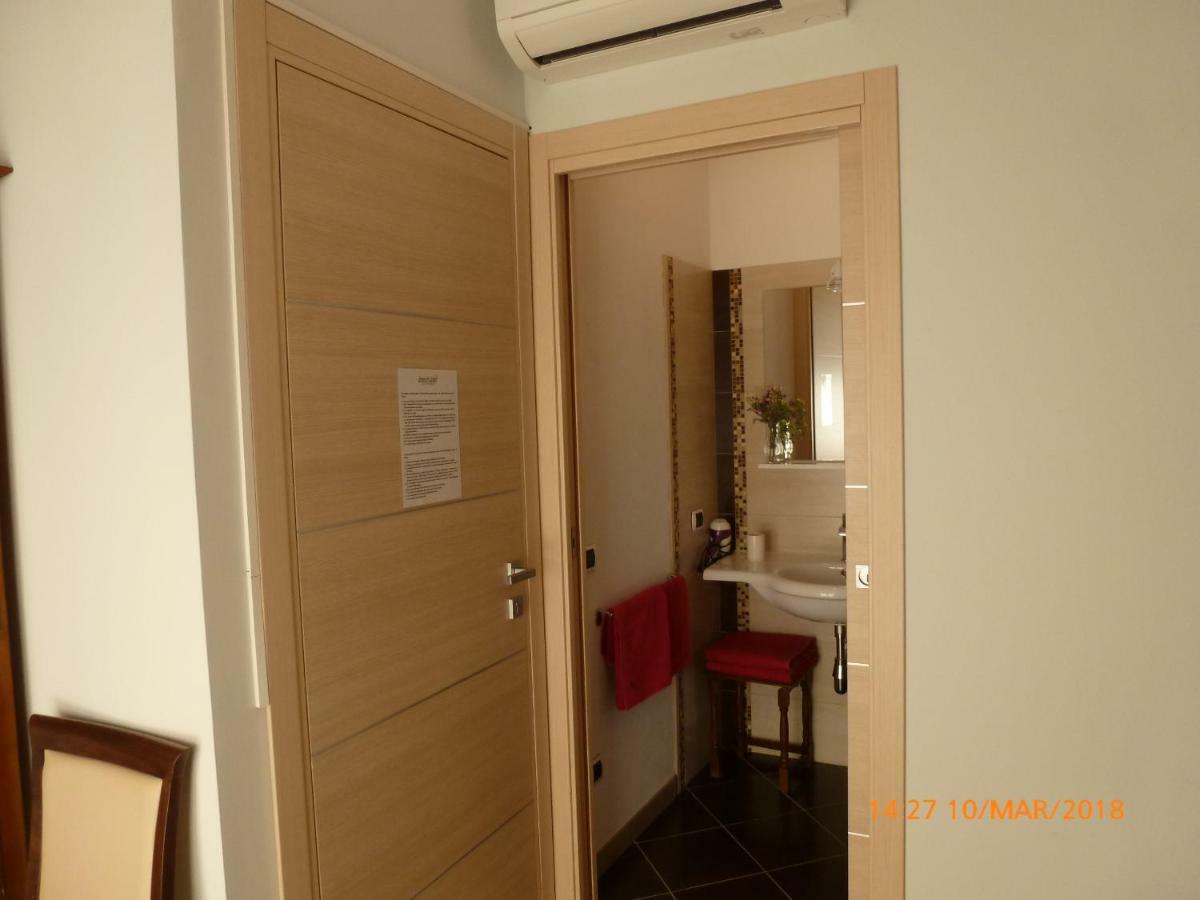 Emozioni D'Estate Acomodação com café da manhã Pula Exterior foto