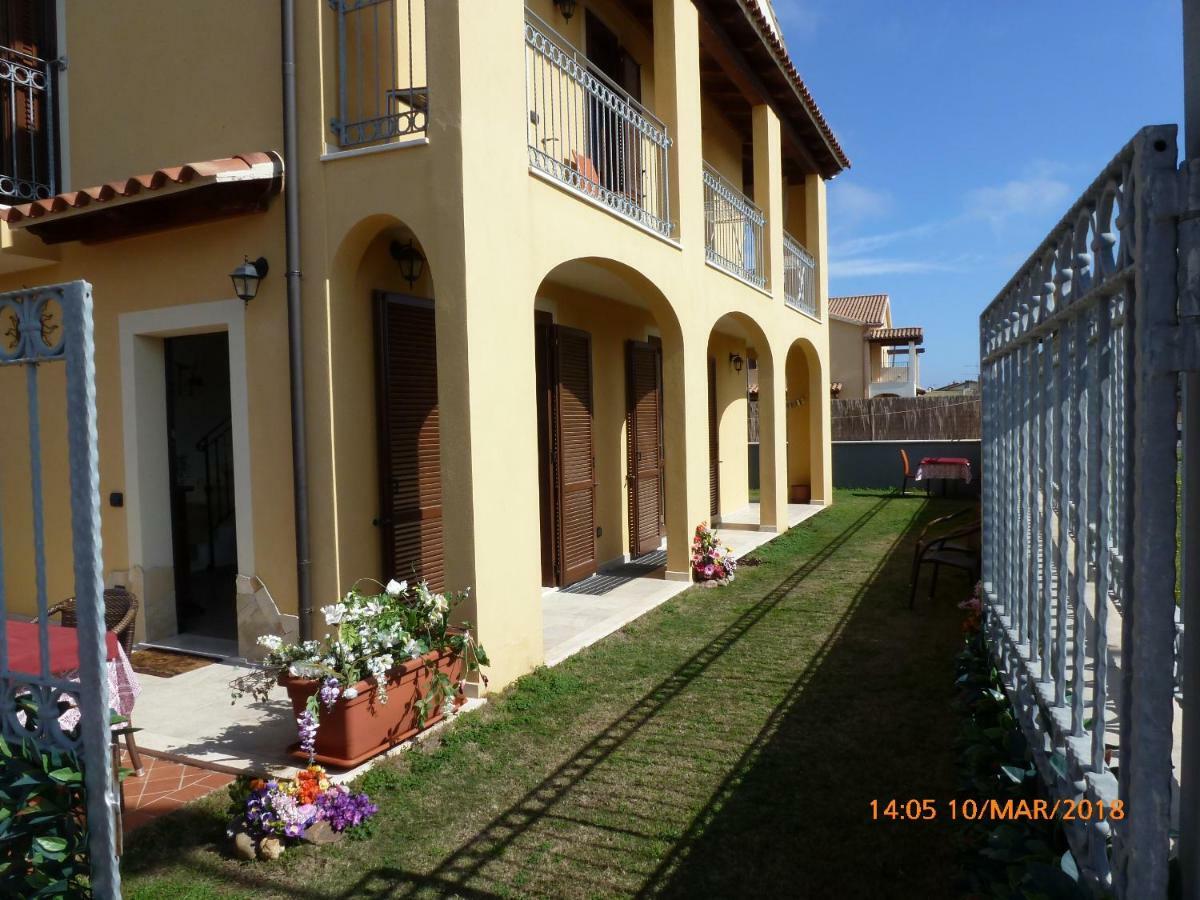 Emozioni D'Estate Acomodação com café da manhã Pula Exterior foto